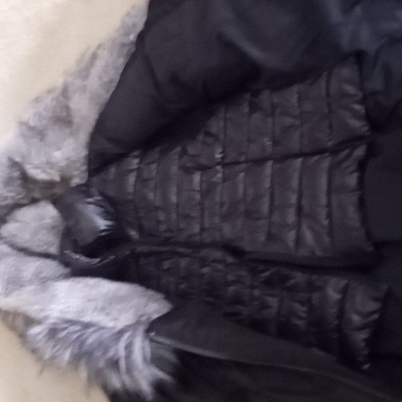 Guess jacket - Picture 3 of 3